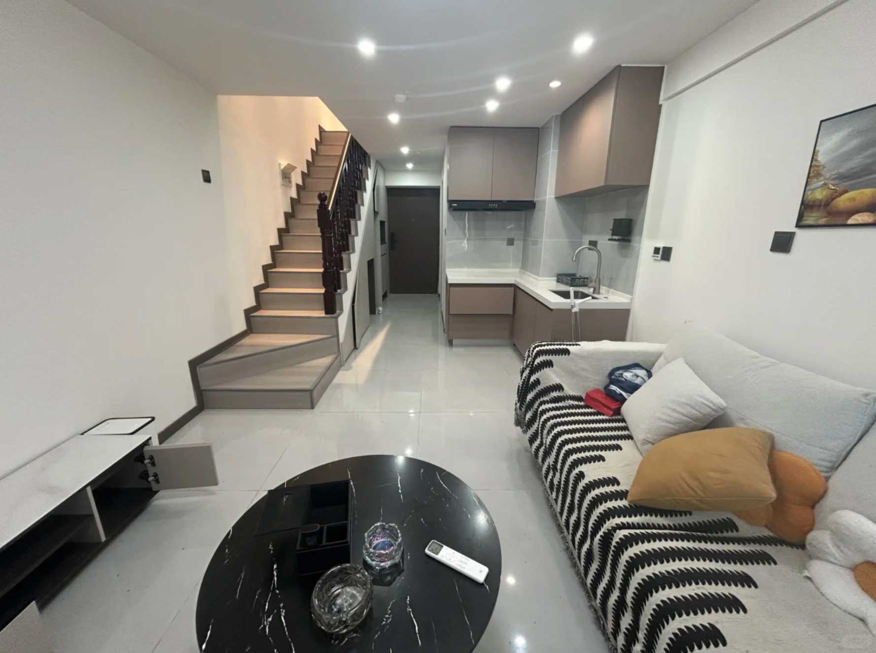 精装房可短租8折民用水电好停车 精装房可短租8折民用水电好停车