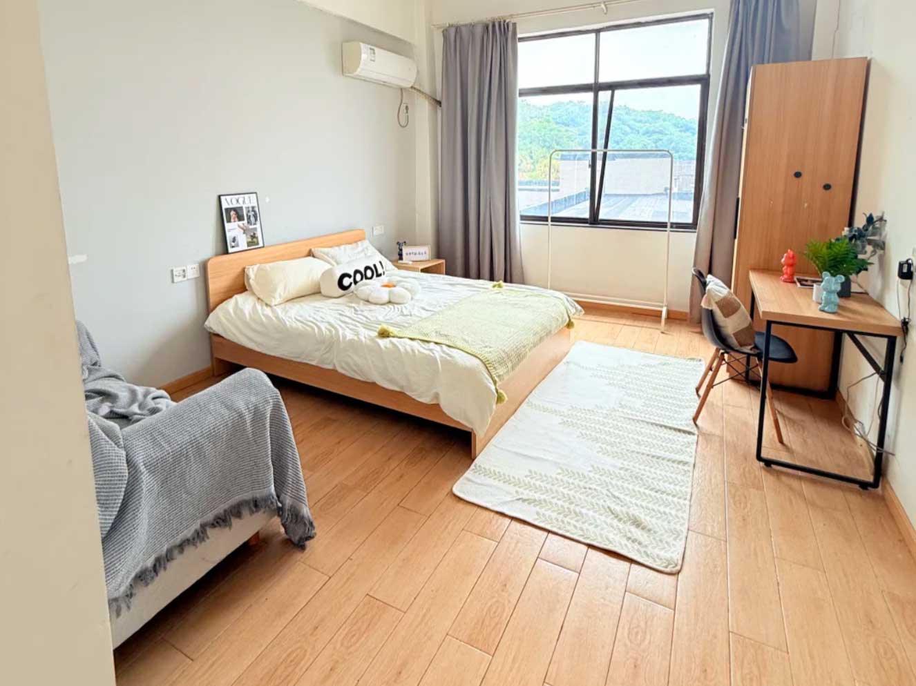 48平1室1厅1卫精装修高楼层家私齐全民水民电可谈